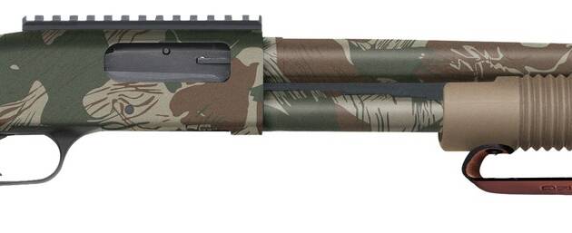 MOSSBERG 590 Bliksem Rhodesian Brushstroke Camo 12/14 3" RB/FDE 26.5" OVERALL LENGTH | 6-SHOT 12 Gauge
